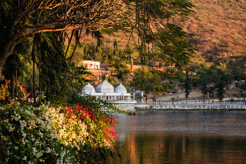 Udaipur Sightseeing Taxi